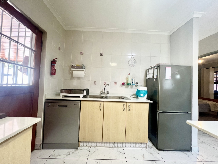 5 Bedroom Property for Sale in Parklands Western Cape